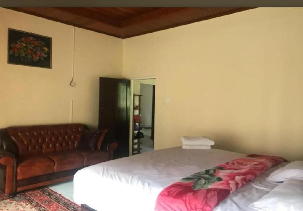 Gabelo Guest House ブキティンギ エクステリア 写真